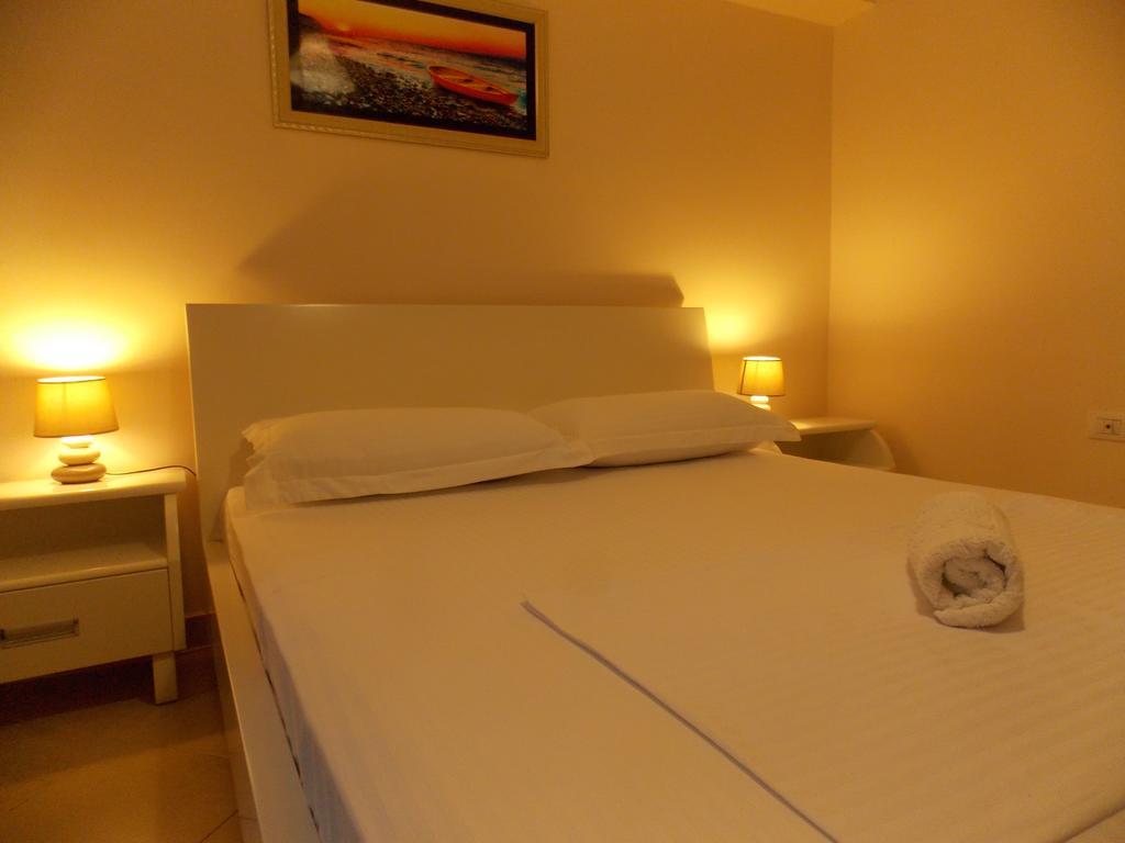 Amber Apartments Sarandë Exterior foto